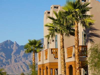 Hotel Lodge On The Desert