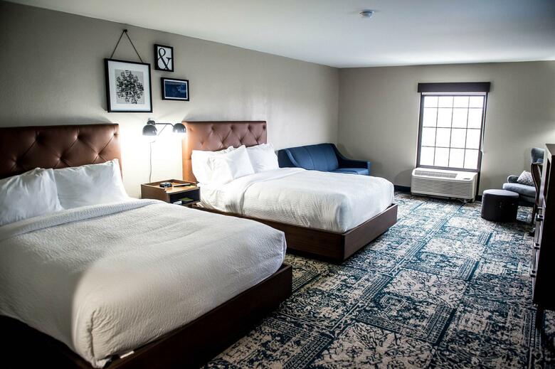 Hotel Comfort Suites Airport