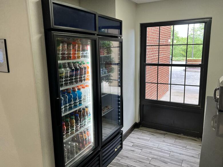 Hotel Comfort Suites Airport