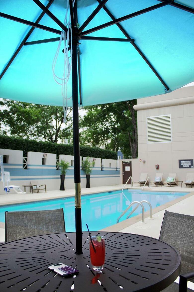 Doubletree Hotel Charlotte-gateway Village