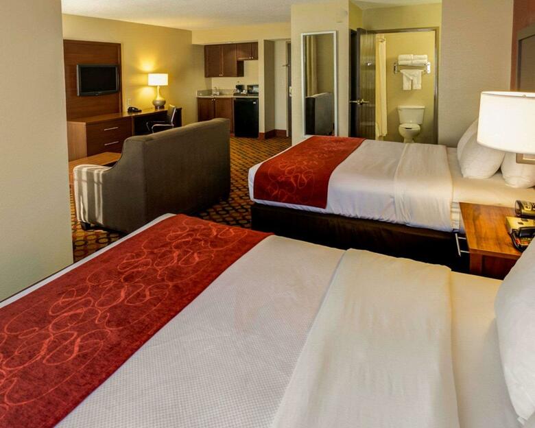 Hotel Comfort Suites Airport