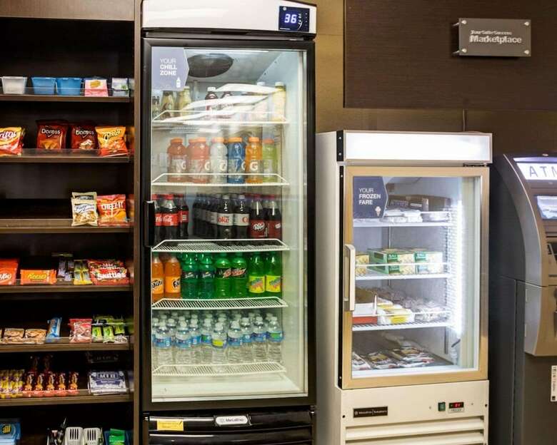 Hotel Comfort Suites Airport