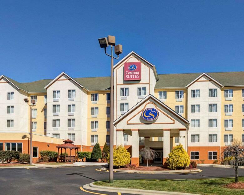 Hotel Comfort Suites Airport
