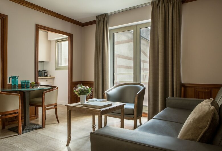 Hotel Royal Garden Champs-elysees