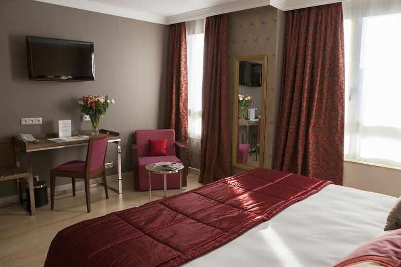 Hotel Royal Garden Champs-elysees