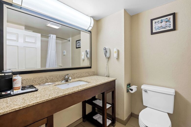 Hotel Quality Inn & Suites