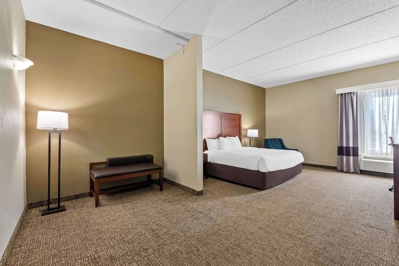 Hotel Quality Inn & Suites