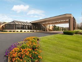 Four Points By Sheraton Hotel & Suites Allentown