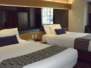 Hotel Microtel Inn & Suites