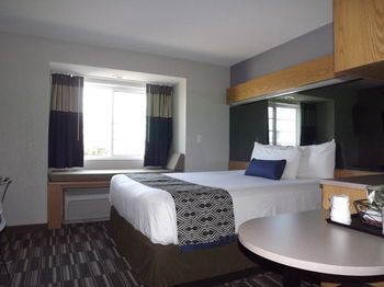 Hotel Microtel Inn & Suites