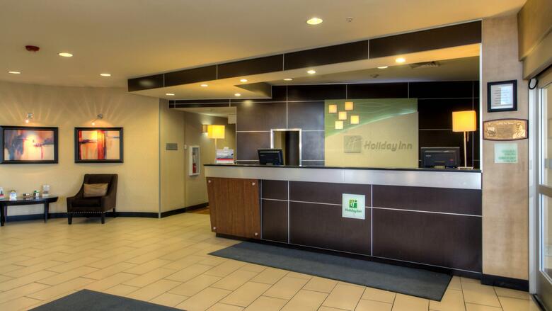Hotel Cambria Suites