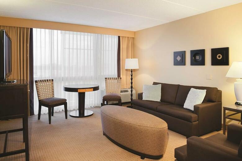 Doubletree Hotel Chicago - Arlington Heights