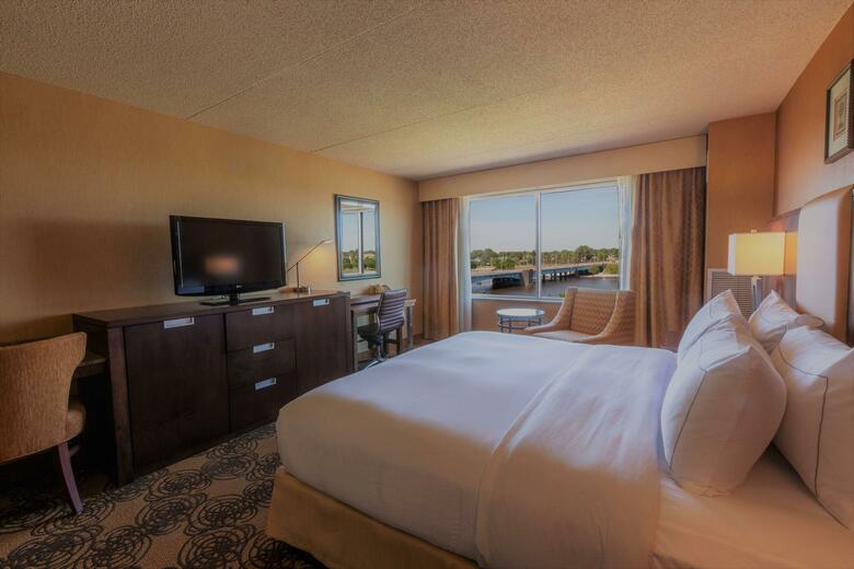 Doubletree Hotel Bay City - Riverfront