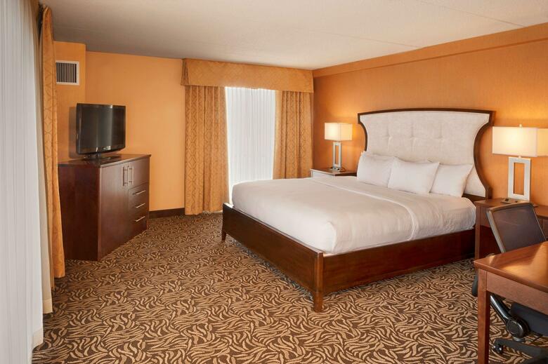 Doubletree Hotel Bay City - Riverfront