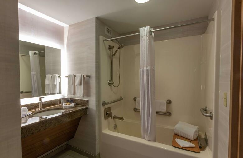 Doubletree Hotel Bay City - Riverfront