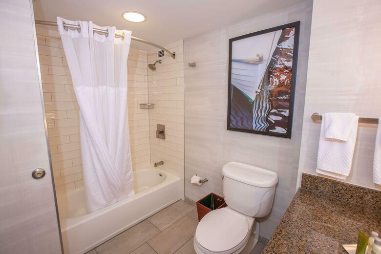 Doubletree Hotel Bay City - Riverfront