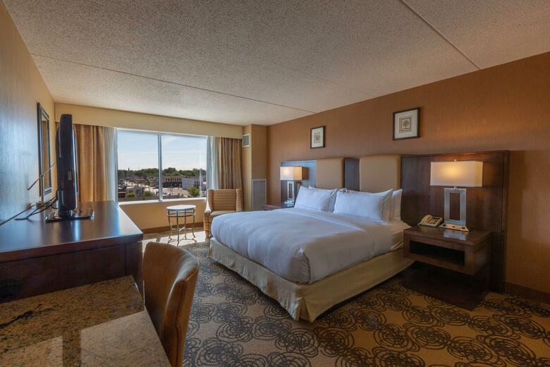 Doubletree Hotel Bay City - Riverfront