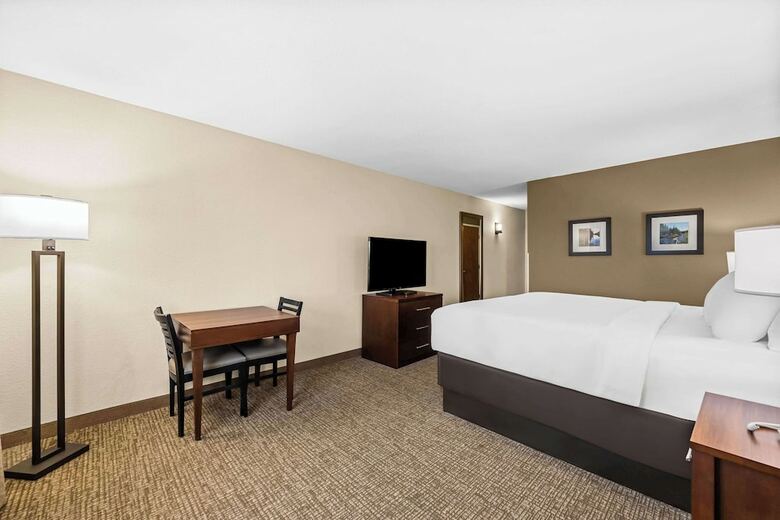 Hotel Quality Inn & Suites