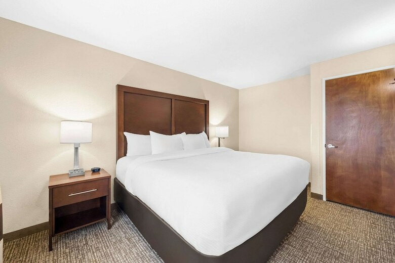 Hotel Quality Inn & Suites