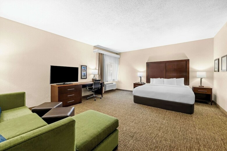 Hotel Quality Inn & Suites