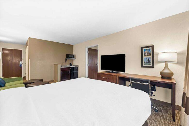 Hotel Quality Inn & Suites