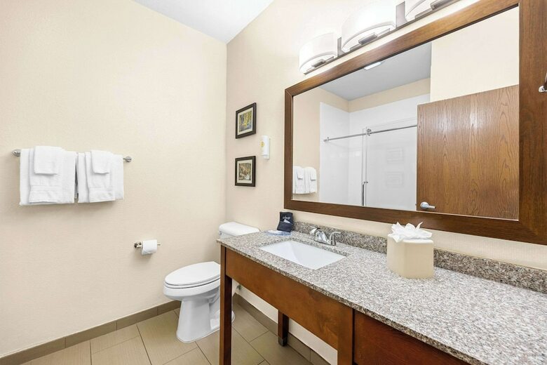 Hotel Quality Inn & Suites