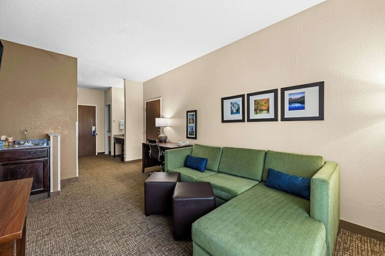 Hotel Quality Inn & Suites