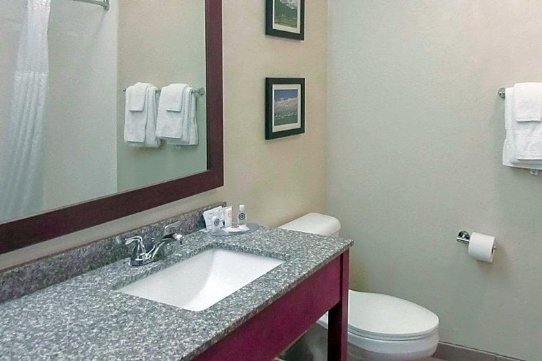 Hotel Quality Inn & Suites