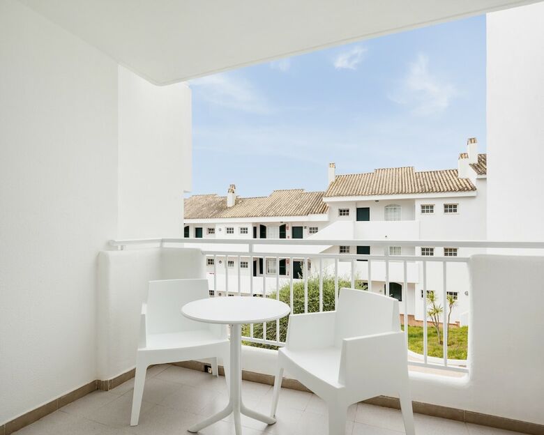 Apartamentos Ilunion Menorca