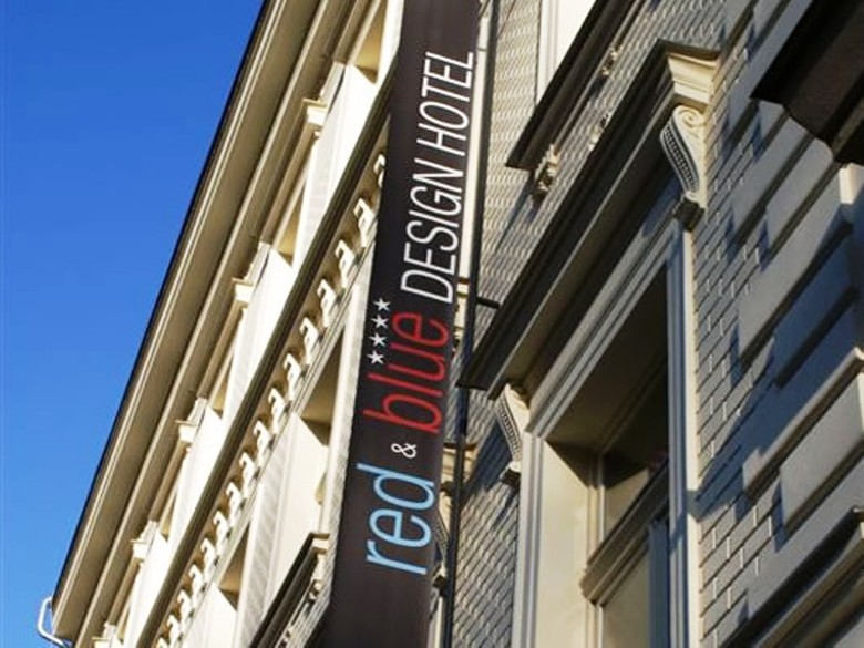 Hotel Red&blue Design