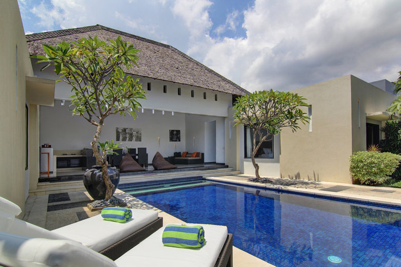 Hotel Seminyak Suite Villa