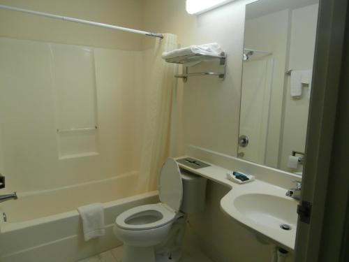 Hotel America�s Best Value Inn & Suites