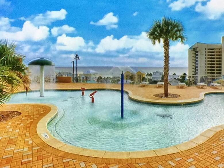 Hotel Laketown Wharf