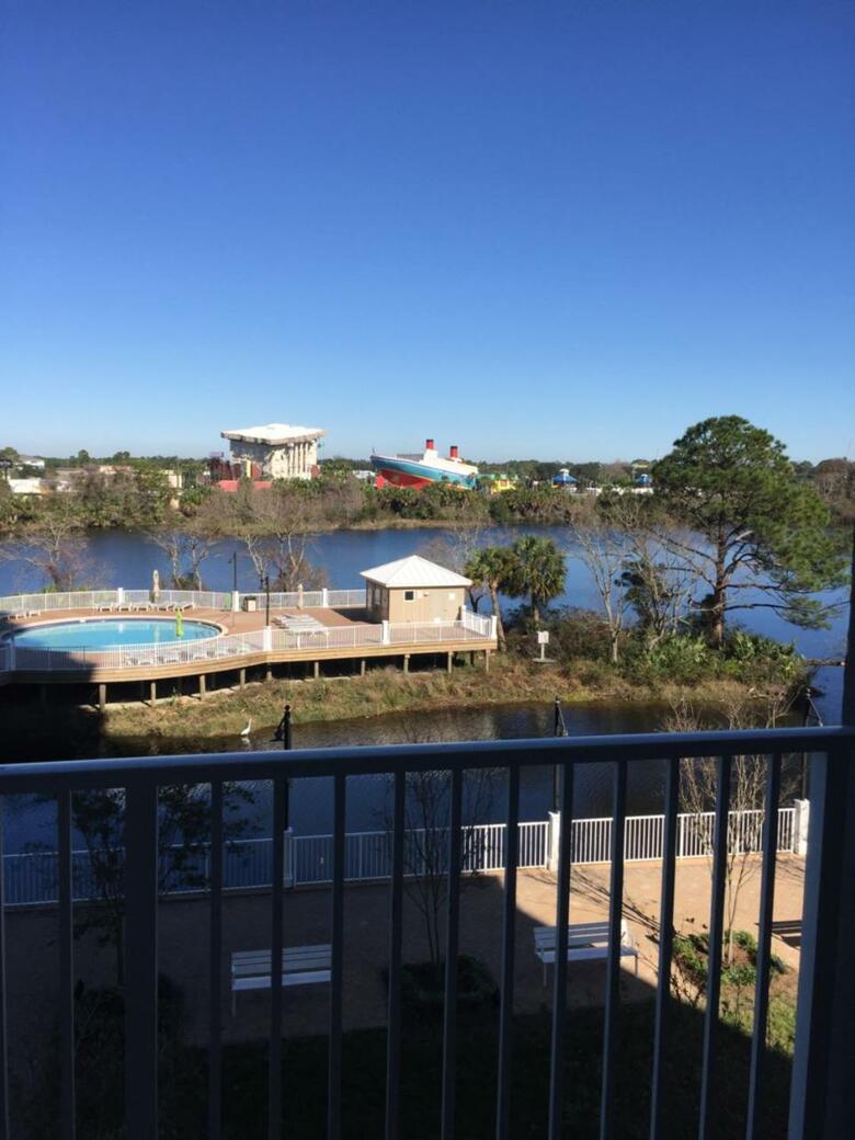 Hotel Laketown Wharf