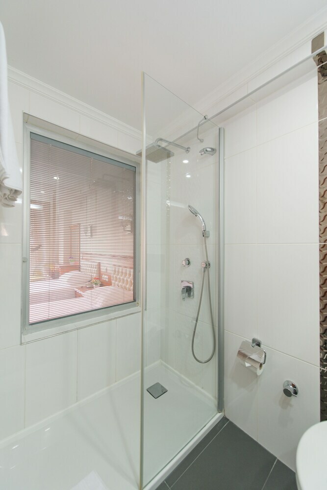 Prestige Hotel
