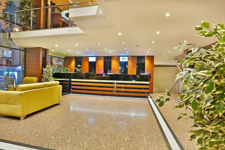 Grand Madrid Hotel