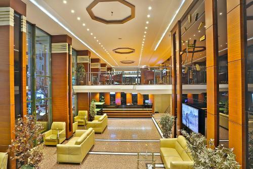 Grand Madrid Hotel