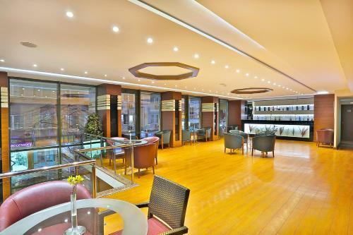 Grand Madrid Hotel