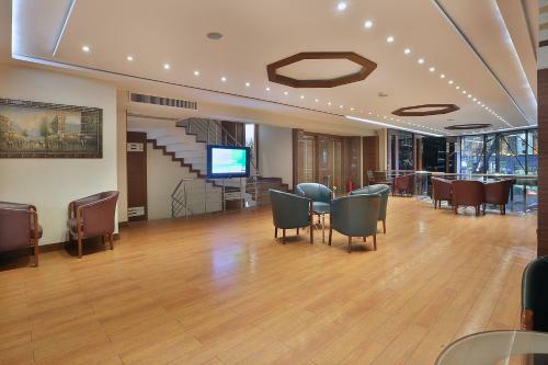 Grand Madrid Hotel