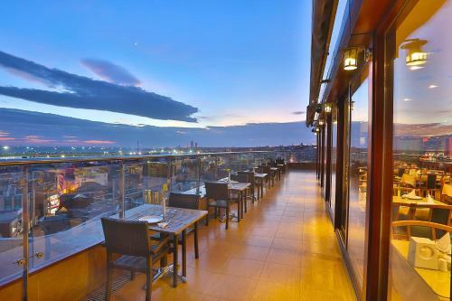 Grand Madrid Hotel