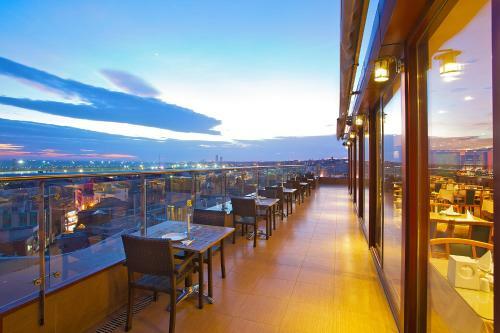 Grand Madrid Hotel