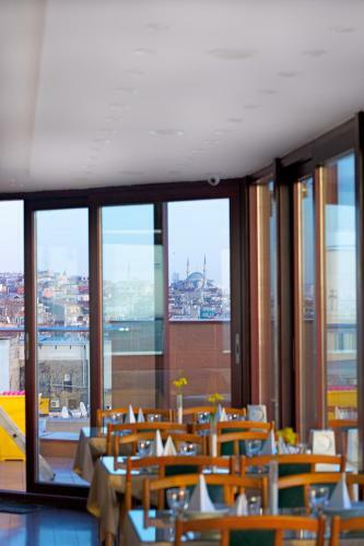 Grand Madrid Hotel