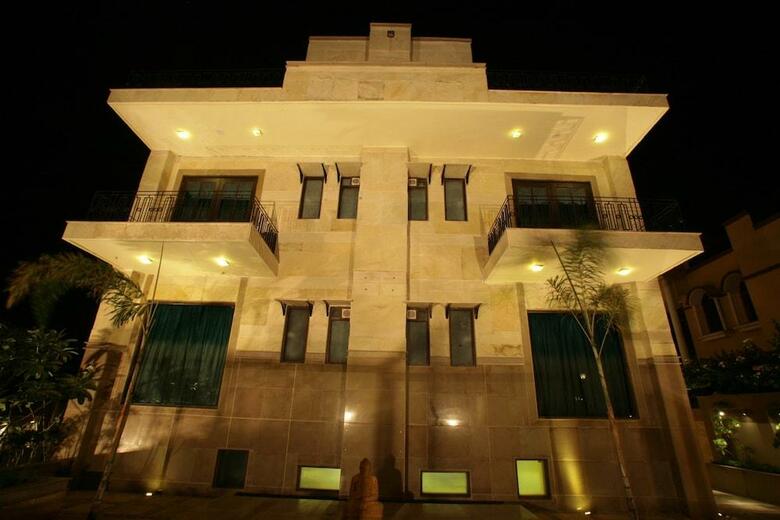 Hotel Justa The Residence Gurgaon