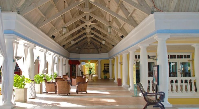 Hotel Curacao Marriott Beach Resort & Emerald Casino