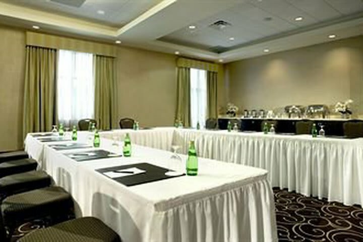 Hotel Delta Guelph