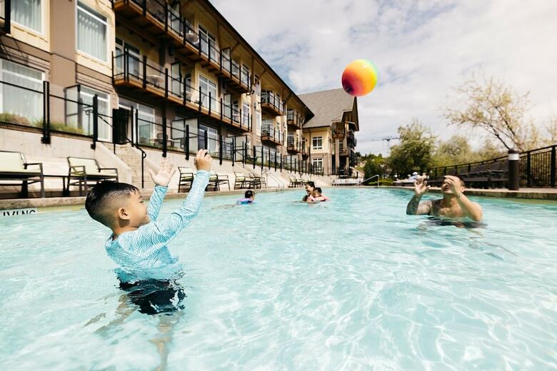 Hotel Summerland Waterfront Resort