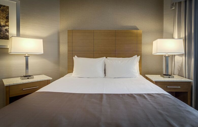 Hotel Monte Carlo Inn Vaughan Suites