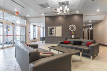 Hotel Quality Suites Montreal Aeroport
