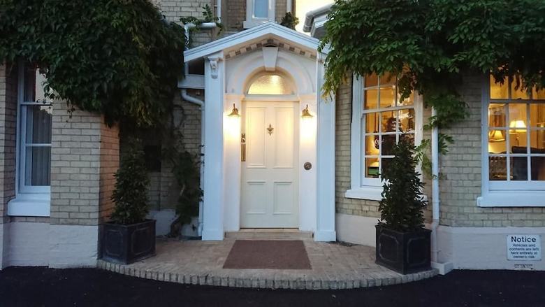 Hostal Bentley Tower Hotel
