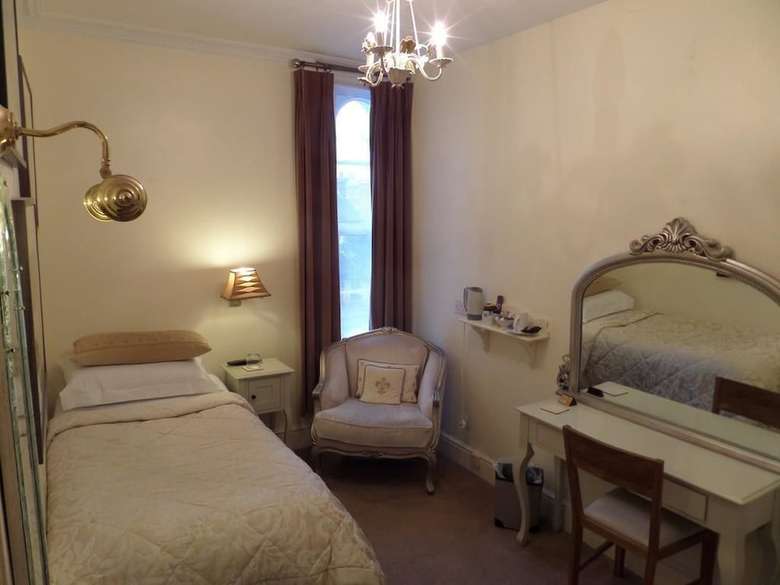 Hostal Bentley Tower Hotel